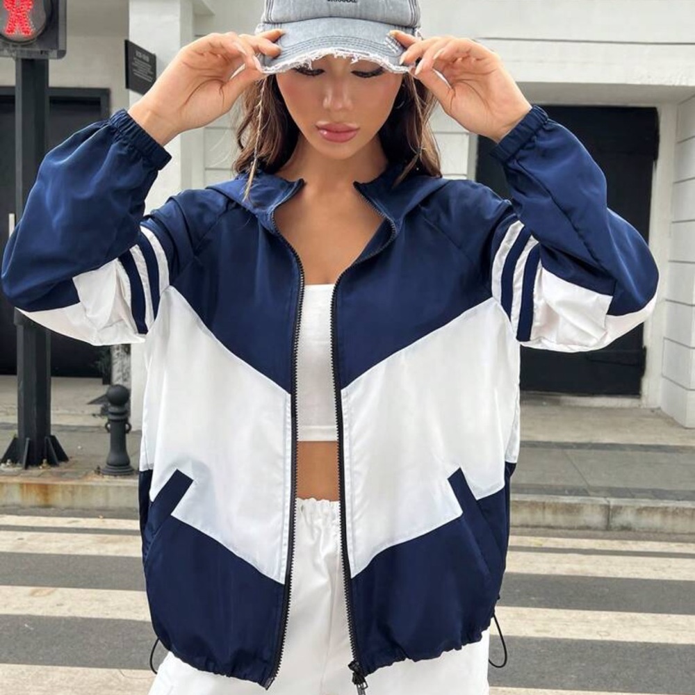 SHEIN EZwear Two Tone Striped Trim Sleeve Jacket